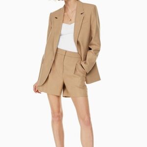 Wilfred Ibiza short in cafe camel